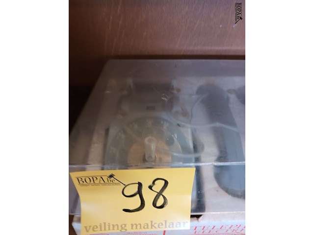 Lot 98 - vintage speelgoed telefoon - afbeelding 3 van  5