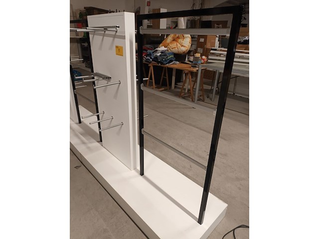 Lot 98 - winkelrek - afbeelding 1 van  3