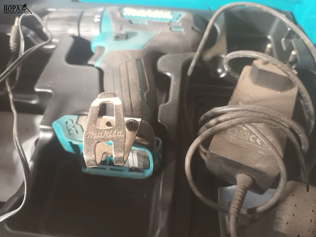 Lot 99 - accu schroefmachine makita - afbeelding 3 van  5