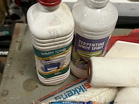 Lot 99 - diverse schildersbenodigdheden: verfrollers, kwasten,… circa - afbeelding 6 van  6