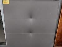Lot 99 - hoofdbord boxspring - afbeelding 1 van  2