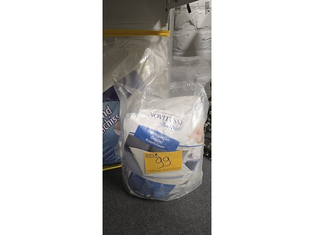 Lot 99 - hoofdkussens 2 stuks - afbeelding 3 van  3