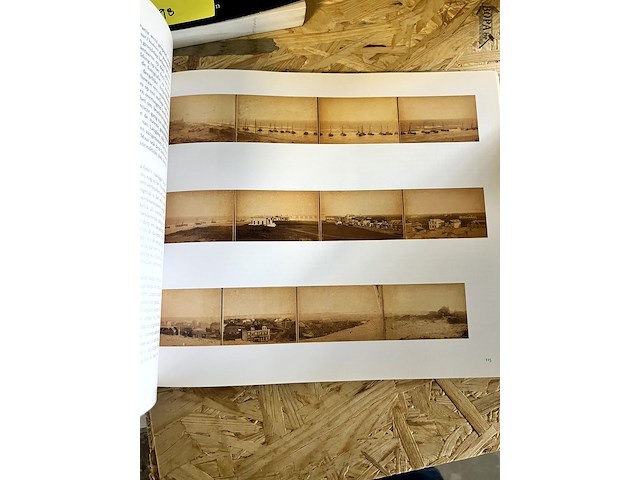 Lot 99 - johan constable olieverfschetsen en magische panorama 2 boek - afbeelding 8 van  8