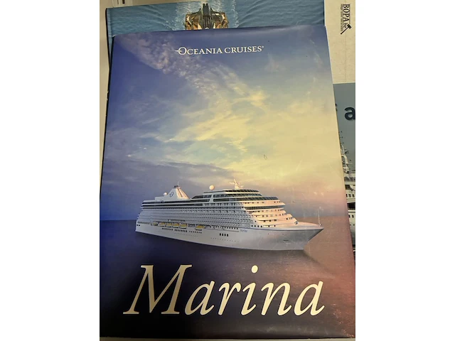 Lot 99 - lot 'cruise' boeken - 4 stuks - afbeelding 3 van  5