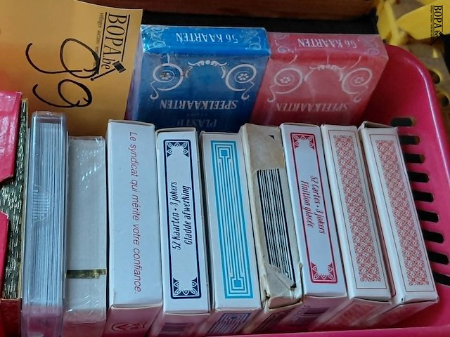 Lot 99 - lot speelkaarten - afbeelding 1 van  1
