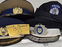 Lot 99 - roemenië 3 kepies + 1 pet - afbeelding 1 van  5