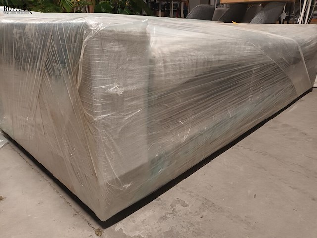 Lot 99 - sofa - afbeelding 2 van  5