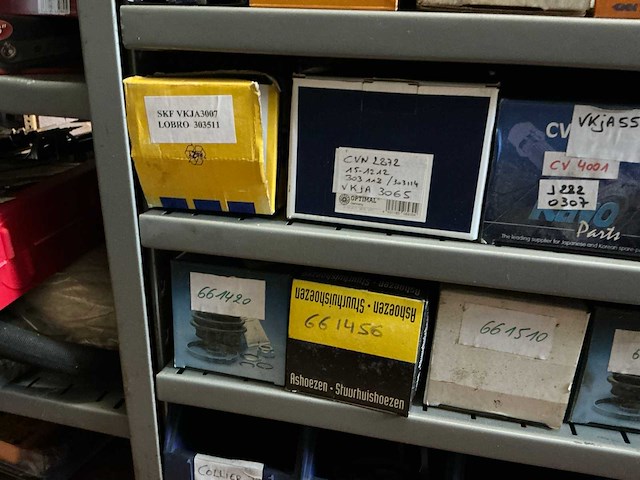 Lot aandrijvingsonderdelen - afbeelding 25 van  27