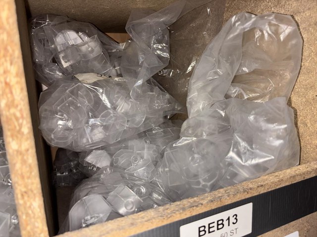 Lot afdekkapjes - afbeelding 4 van  9