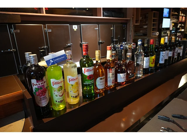 Lot alcoholische dranken - afbeelding 3 van  7
