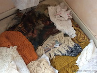 Lot allerhande nappen - afbeelding 2 van  3