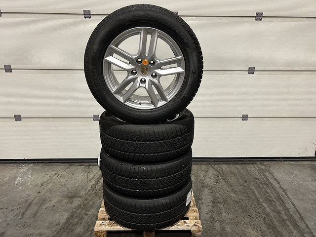 Lot alu-velgen + winterbanden porsche (4st) - afbeelding 1 van  5