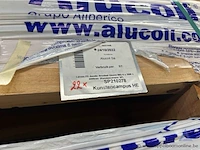 Lot aluminium composiet panelen van het merk alucoil, type larson fr anodic brushed glossy. de panelen hebben afmetingen van 4 x 1500 x 6000 mm - afbeelding 3 van  5