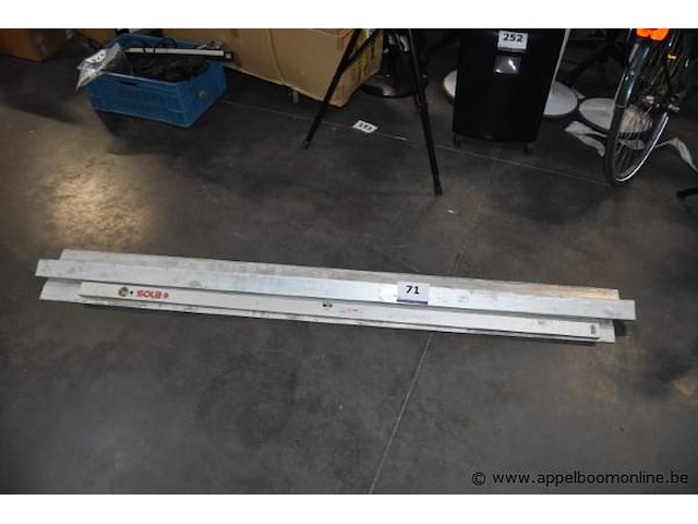 Lot aluminium latten plus waterpas - afbeelding 1 van  2