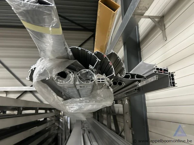 Lot aluminium profielen en staven, diverse types en afmetingen - afbeelding 2 van  5