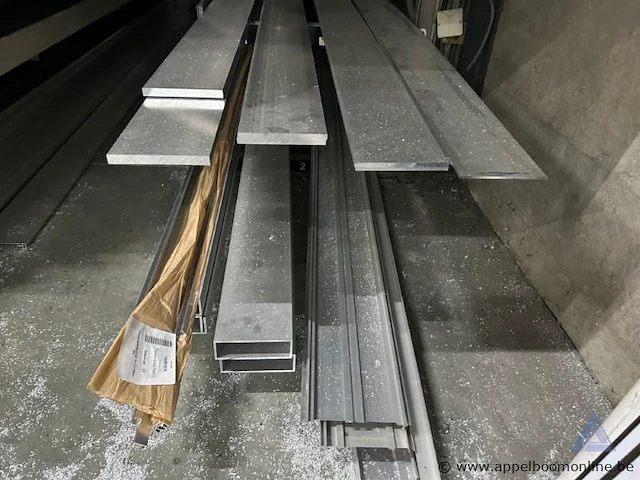 Lot aluminium profielen en staven, diverse types en afmetingen - afbeelding 5 van  5