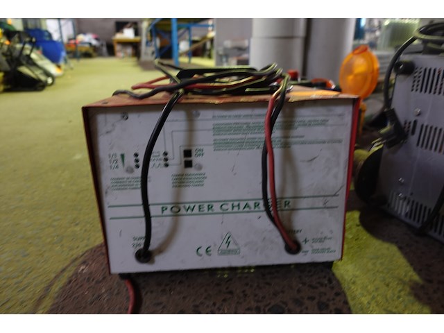 Lot autobenodigheden en assen voor aanhangwagen - afbeelding 10 van  16