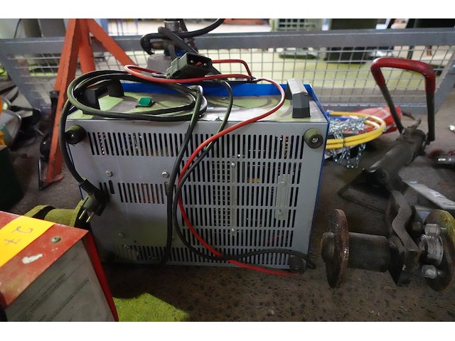 Lot autobenodigheden en assen voor aanhangwagen - afbeelding 12 van  16