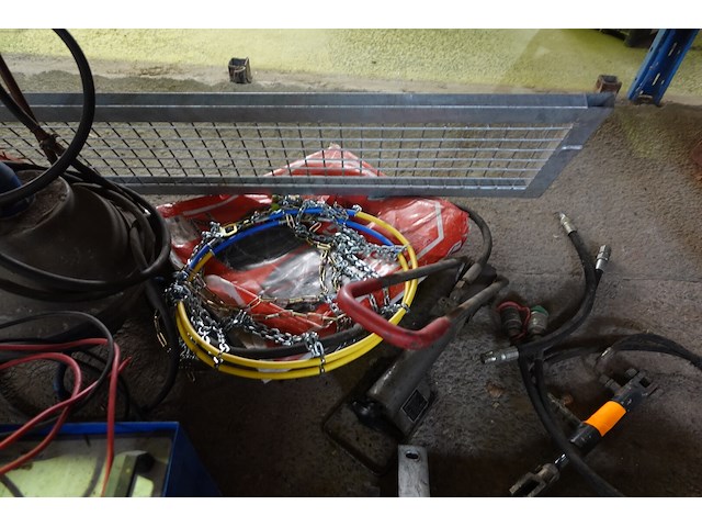 Lot autobenodigheden en assen voor aanhangwagen - afbeelding 13 van  16
