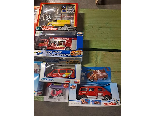 Lot auto's in verpakking nieuw in metaal - afbeelding 2 van  7