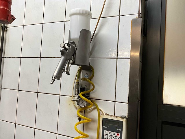 Lot bakkerij: waterdoseersysteem - waterkoeler - ei-spuitinstallatie - afbeelding 7 van  8