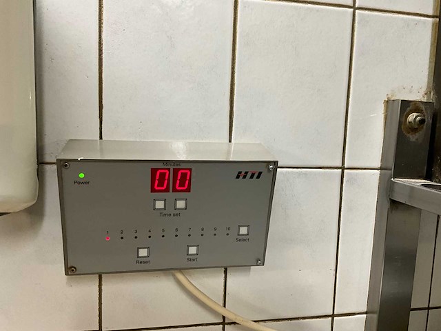 Lot bakkerij: waterdoseersysteem - waterkoeler - ei-spuitinstallatie - afbeelding 6 van  8