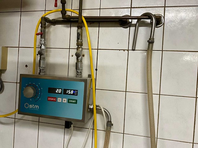 Lot bakkerij: waterdoseersysteem - waterkoeler - ei-spuitinstallatie - afbeelding 2 van  6