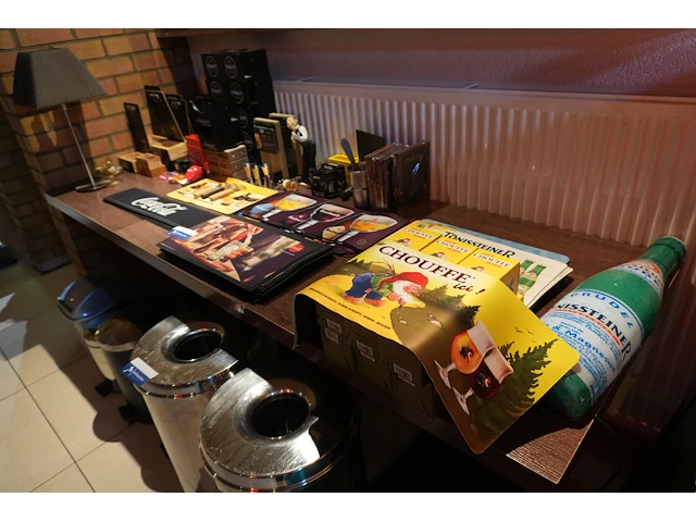 Lot barreclame en accessoires (kasteelbier, coca-cola, westmalle, la chouffe, tönissteiner) - afbeelding 1 van  14