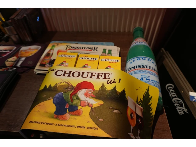 Lot barreclame en accessoires (kasteelbier, coca-cola, westmalle, la chouffe, tönissteiner) - afbeelding 7 van  14