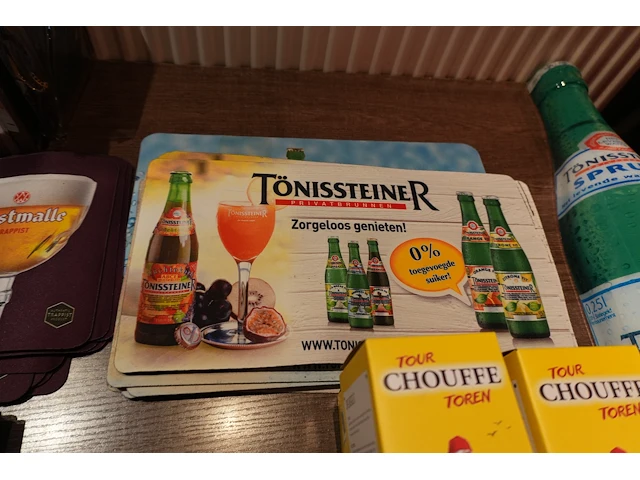 Lot barreclame en accessoires (kasteelbier, coca-cola, westmalle, la chouffe, tönissteiner) - afbeelding 9 van  14