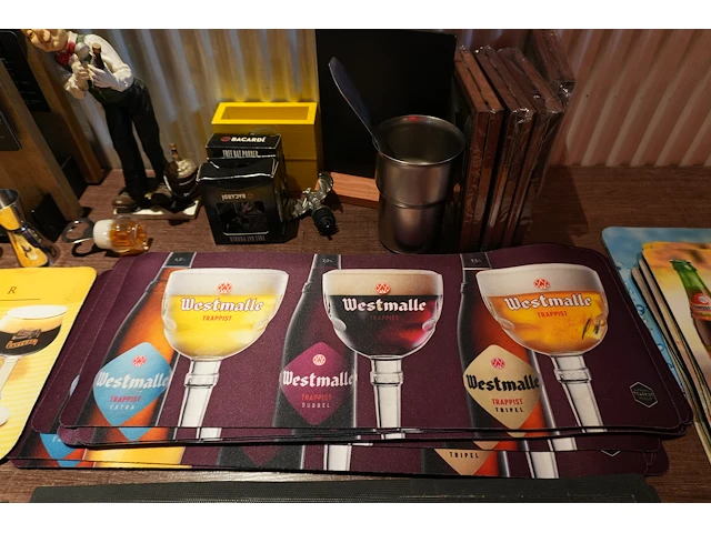 Lot barreclame en accessoires (kasteelbier, coca-cola, westmalle, la chouffe, tönissteiner) - afbeelding 11 van  14