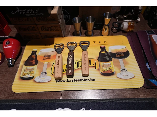 Lot barreclame en accessoires (kasteelbier, coca-cola, westmalle, la chouffe, tönissteiner) - afbeelding 13 van  14