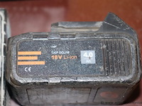 Lot batterrijen en oplader tjep - afbeelding 2 van  3