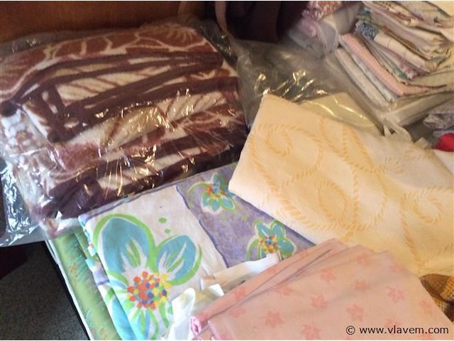 Lot bedlinnen + - afbeelding 2 van  4