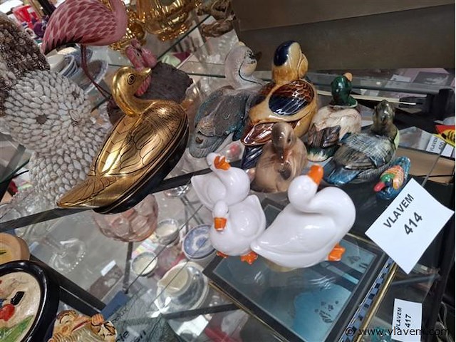 Lot beeldjes - afbeelding 1 van  4