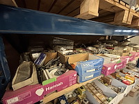 Lot beslag - afbeelding 1 van  6