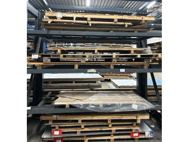 Lot bestaande uit diverse aluminium platen - afbeelding 1 van  3