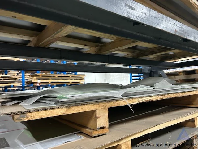 Lot bestaande uit diverse aluminium platen - afbeelding 2 van  3