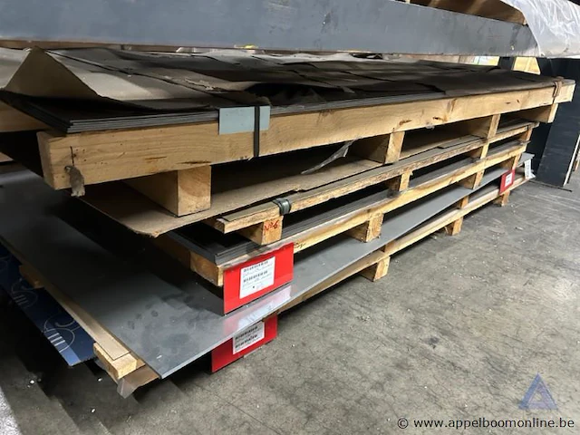 Lot bestaande uit diverse aluminium platen - afbeelding 3 van  3