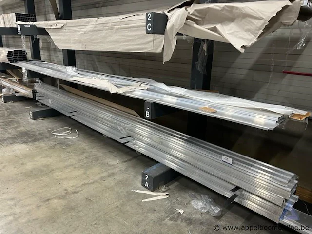 Lot bestaande uit diverse aluminium profielen - afbeelding 1 van  1