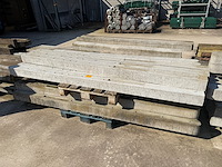 Lot betonpalen - afbeelding 1 van  1