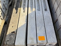 Lot betonpalen - afbeelding 1 van  1