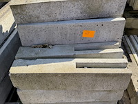 Lot betonpalen - afbeelding 1 van  1