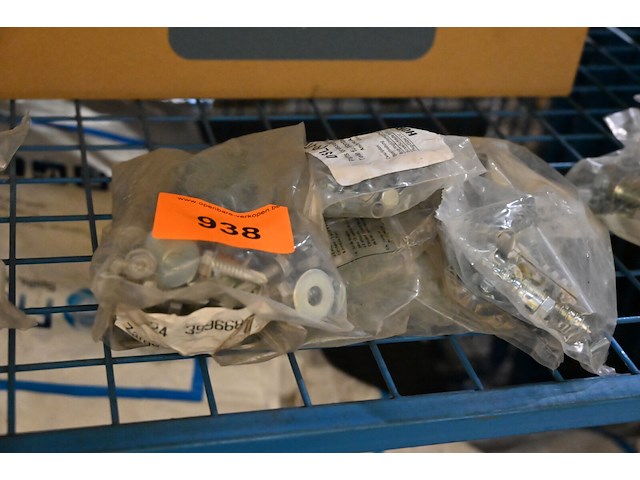 Lot bevestigingsmateriaal - afbeelding 1 van  1