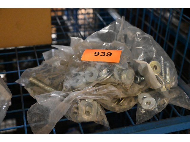 Lot bevestigingsmateriaal - afbeelding 1 van  1