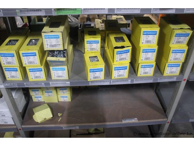 Lot bevestigingsmaterialen, diverse dozen en verpakkingen wo pgb fasteners - afbeelding 2 van  5
