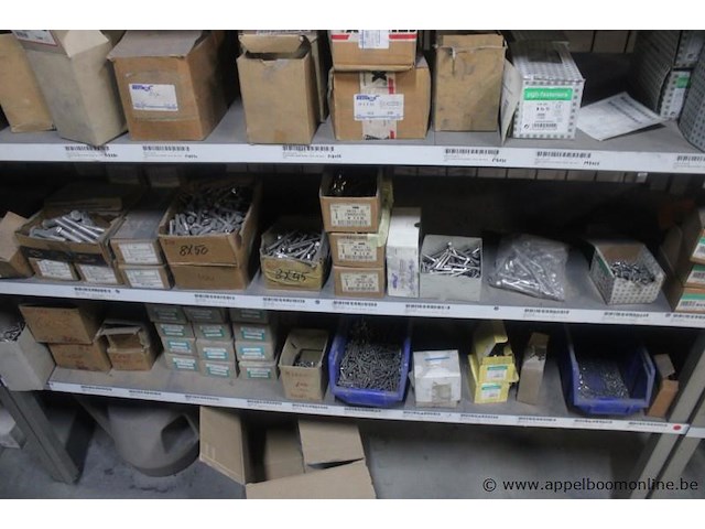 Lot bevestigingsmaterialen pgb-fasteners, diverse schroeven, bouten, moeren en pluggen, diverse maten, in dozen en bakken - afbeelding 5 van  6
