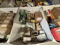 Lot bevestigingsmaterialen - afbeelding 2 van  7