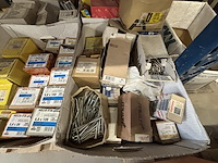 Lot bevestigingsmaterialen - afbeelding 6 van  7
