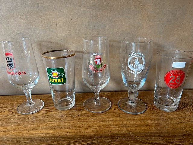 Lot bierglazen voor verzameling - afbeelding 5 van  5